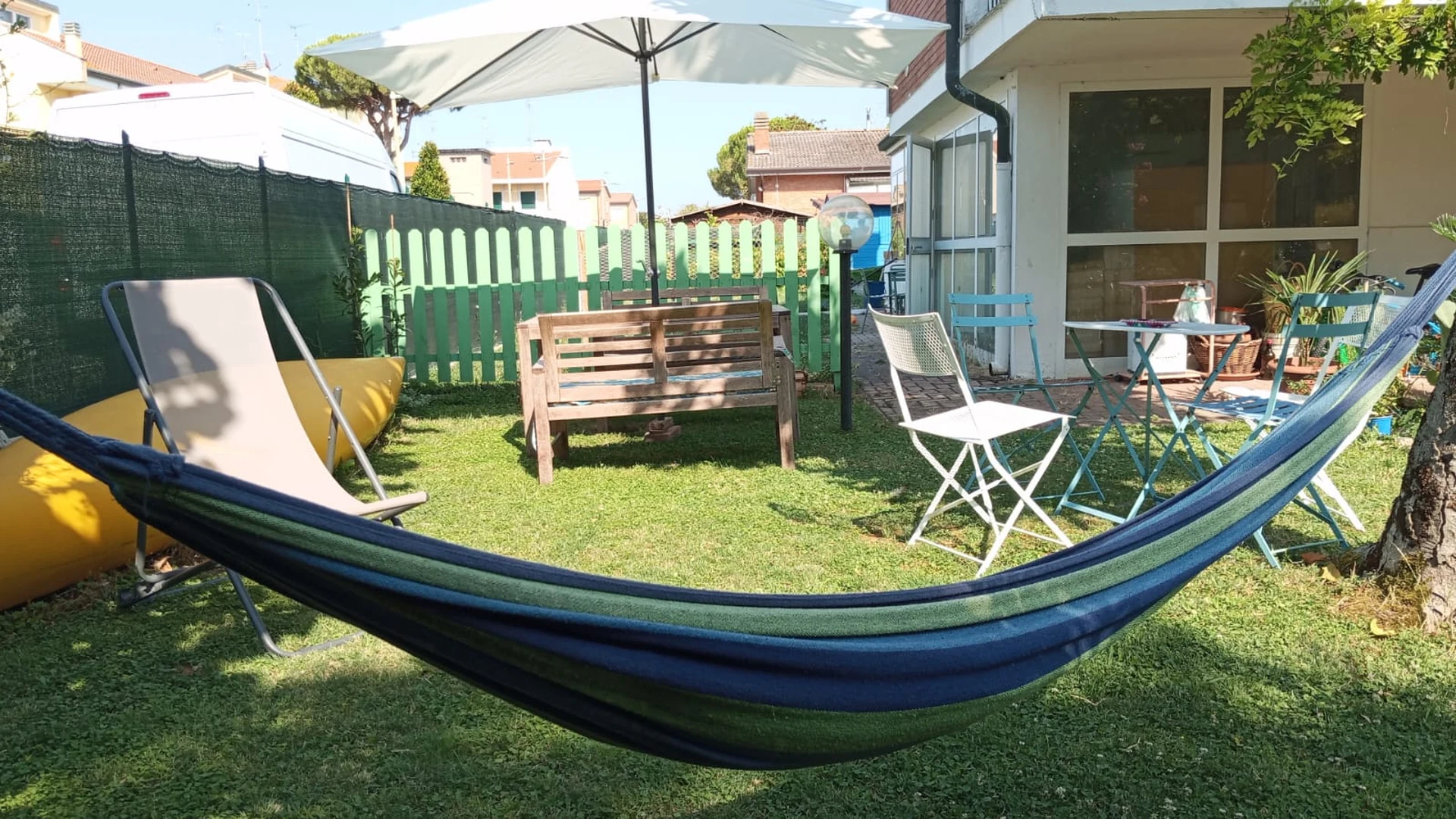 Relax sull'amaca... e poi uno spuntino sotto l'ombrellone